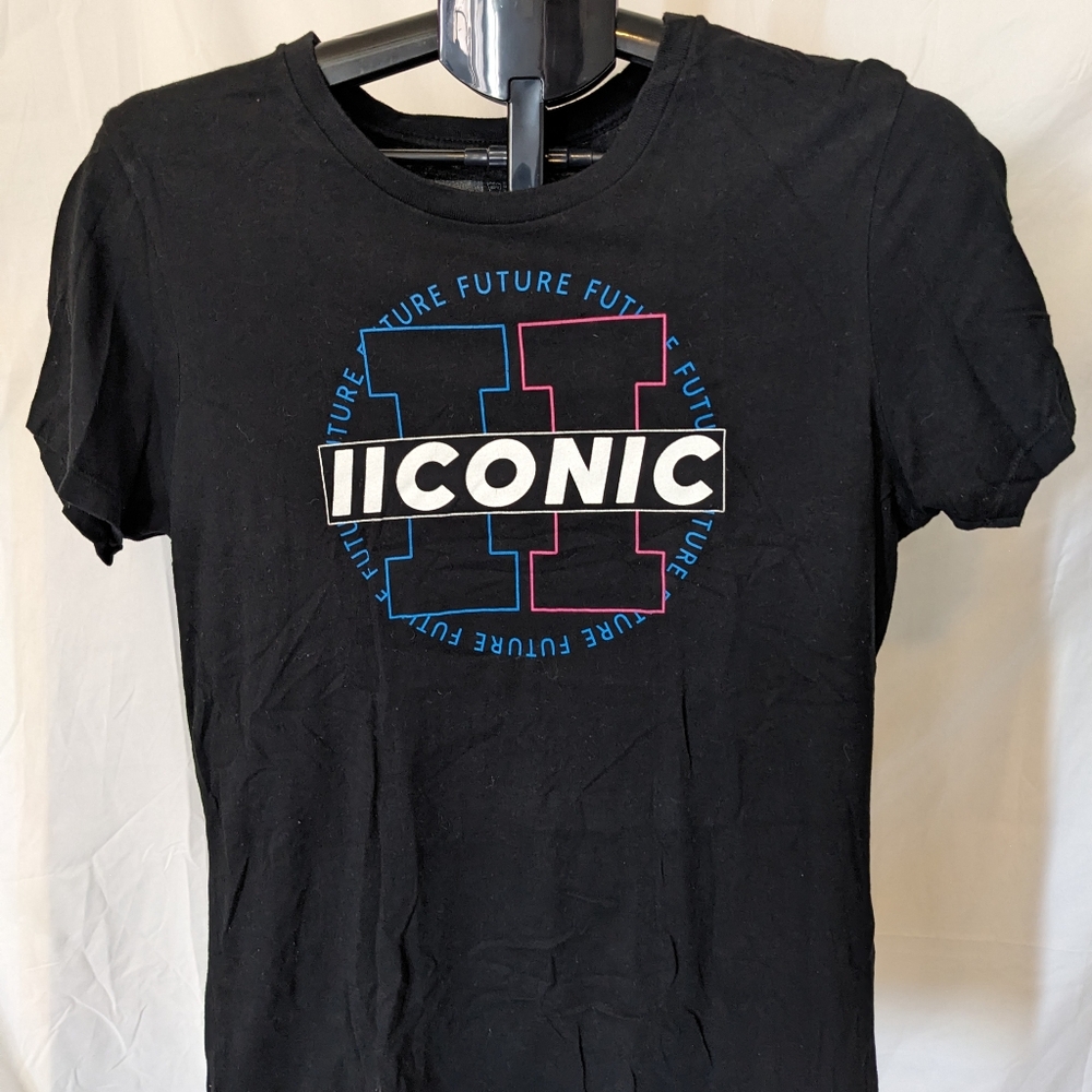 IICONIC Authentic WWE women's shirt size XL